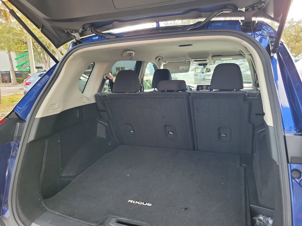Used 2023 Nissan Rogue SV FWD image 10
