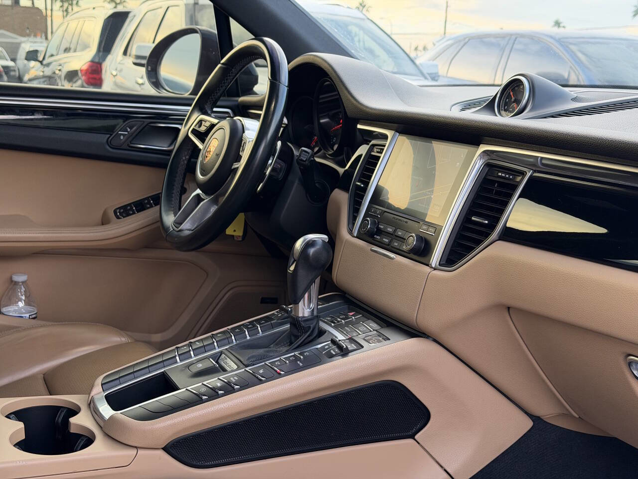 Used 2017 Porsche Macan image 32