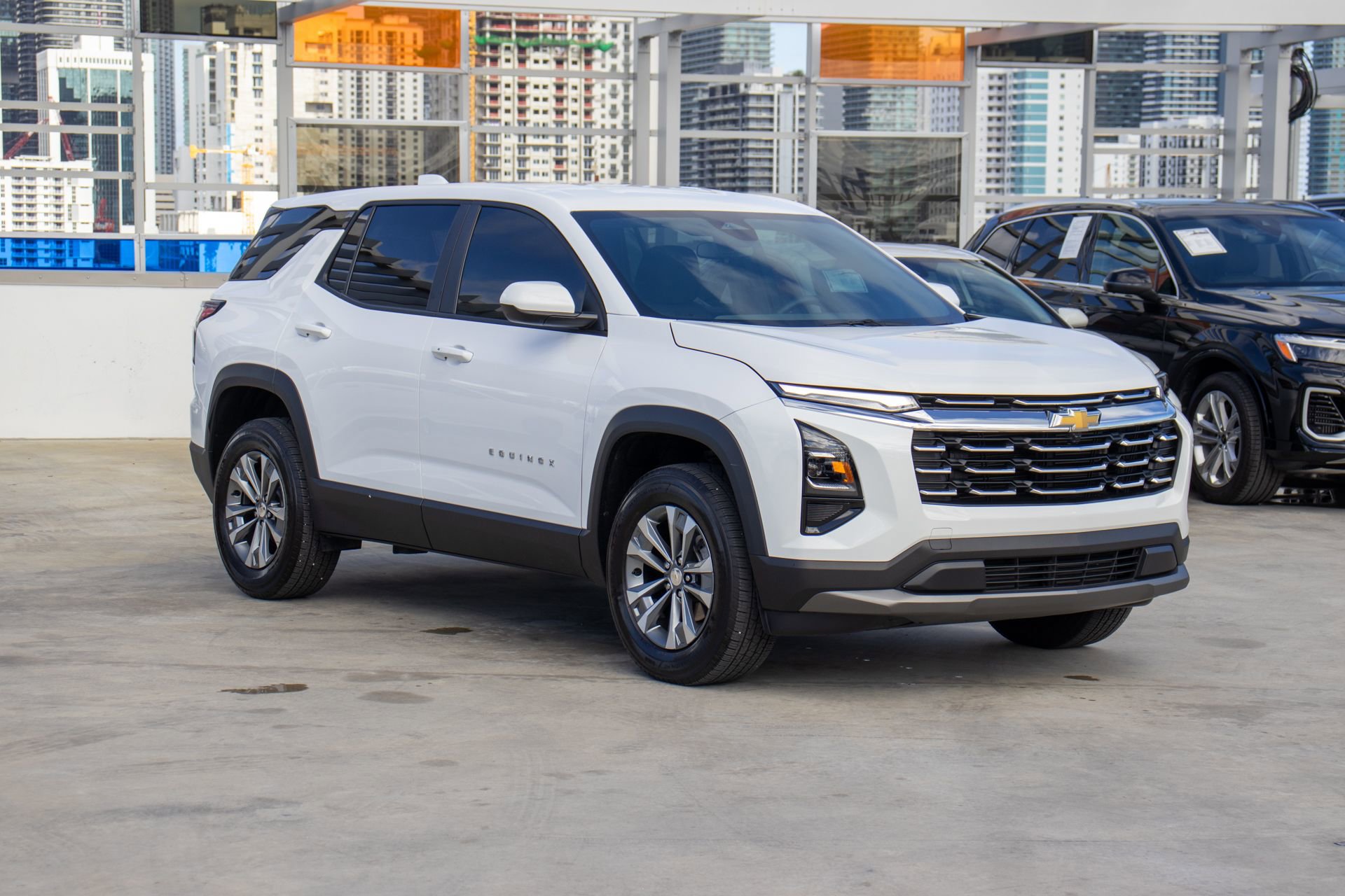 Used 2025 Chevrolet Equinox LT image 3