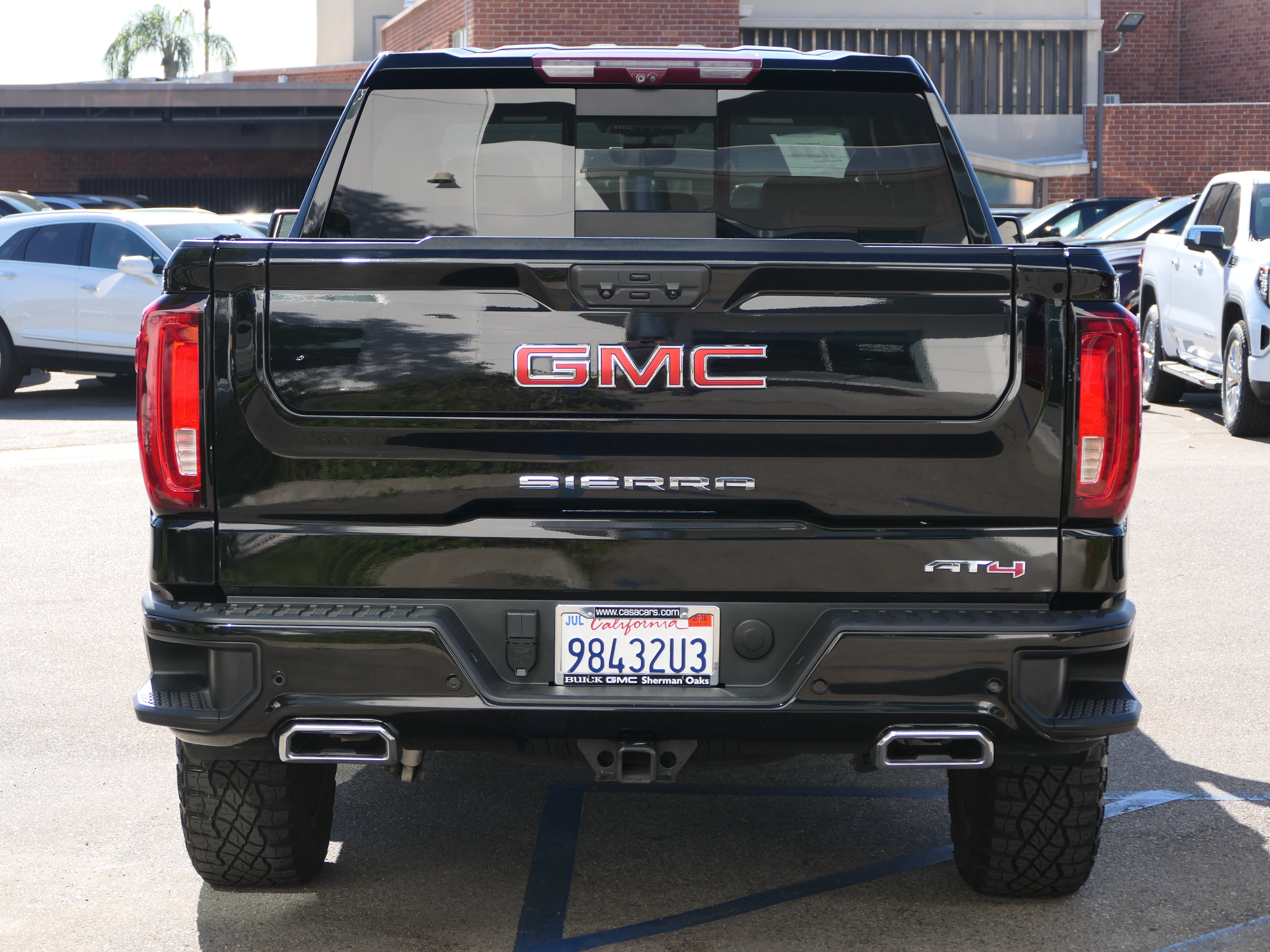 Used 2023 GMC Sierra 1500 AT4 w/ AT4 Premium Package AWD/4WD image 4