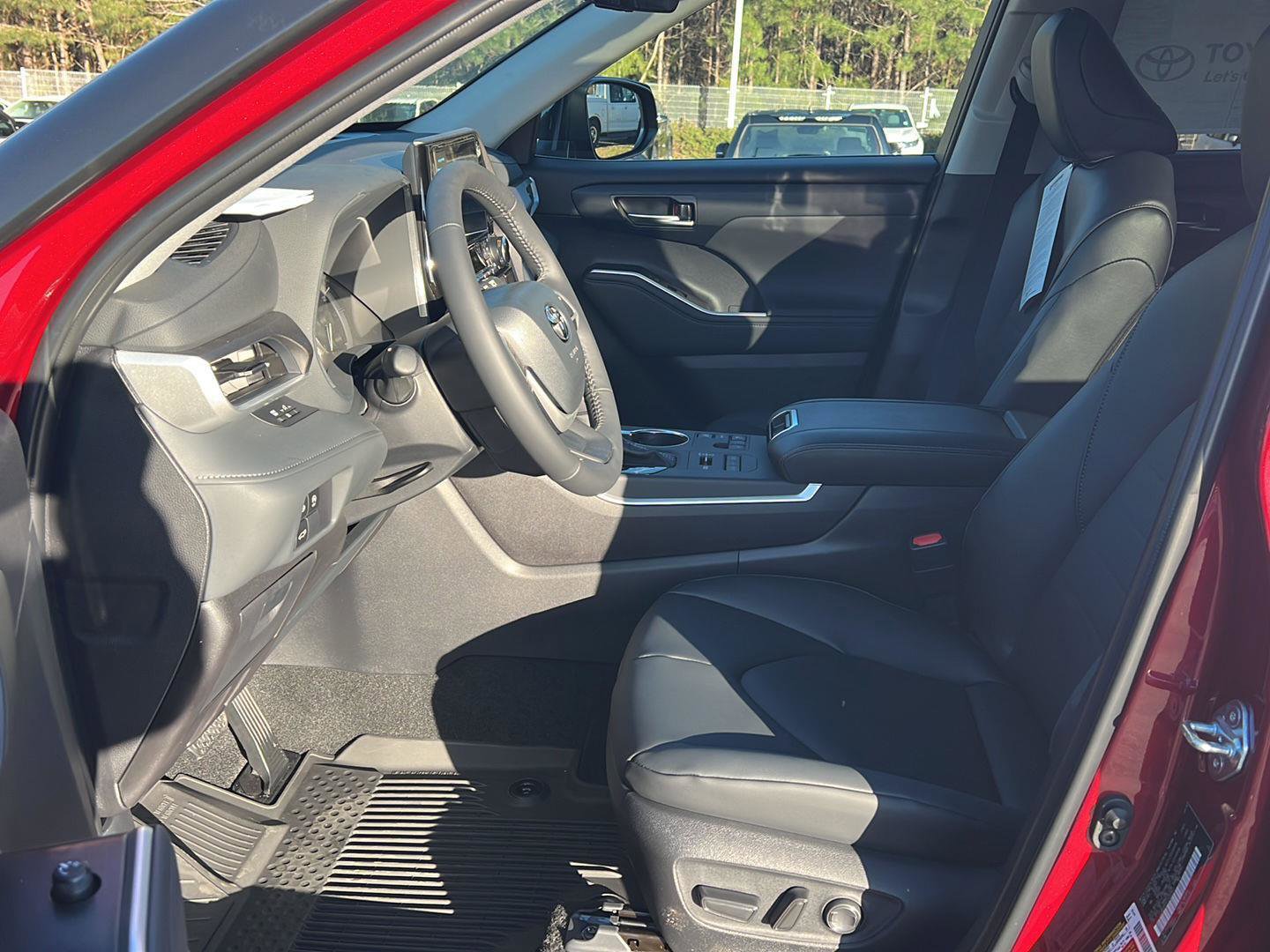 New 2026 Toyota Highlander XLE image 9