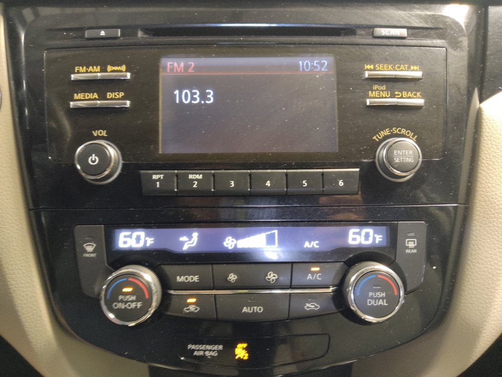 Used 2018 Nissan Rogue Sport SV FWD image 25