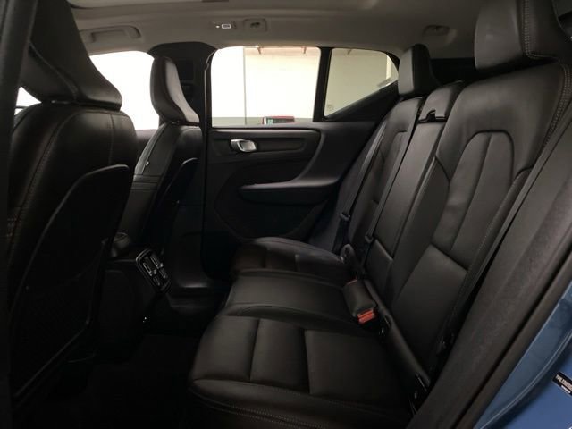 Used 2025 Volvo XC40 B5 Plus AWD/4WD image 22