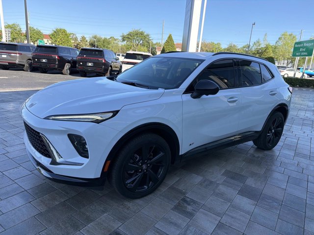 Used 2025 Buick Envision Sport Touring image 6