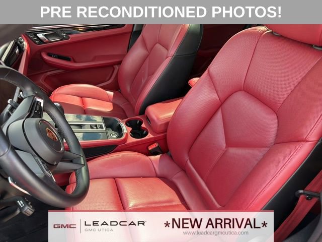 Used 2023 Porsche Macan Turbo AWD/4WD image 30