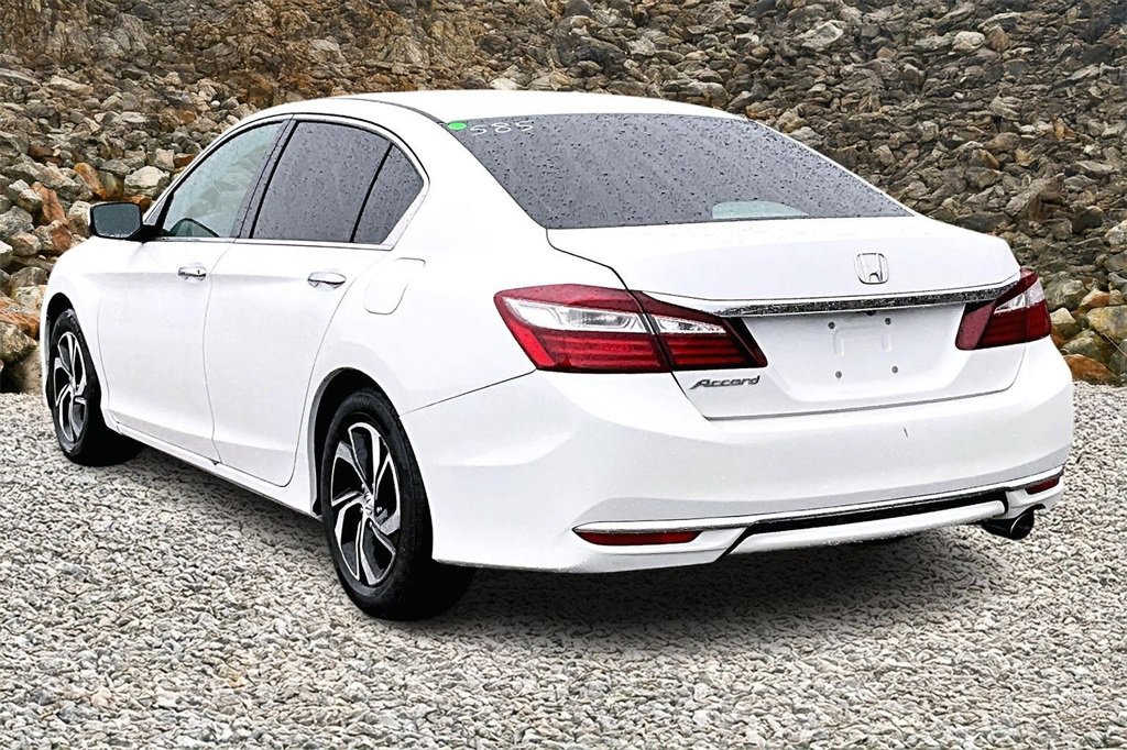 Used 2017 Honda Accord LX image 10