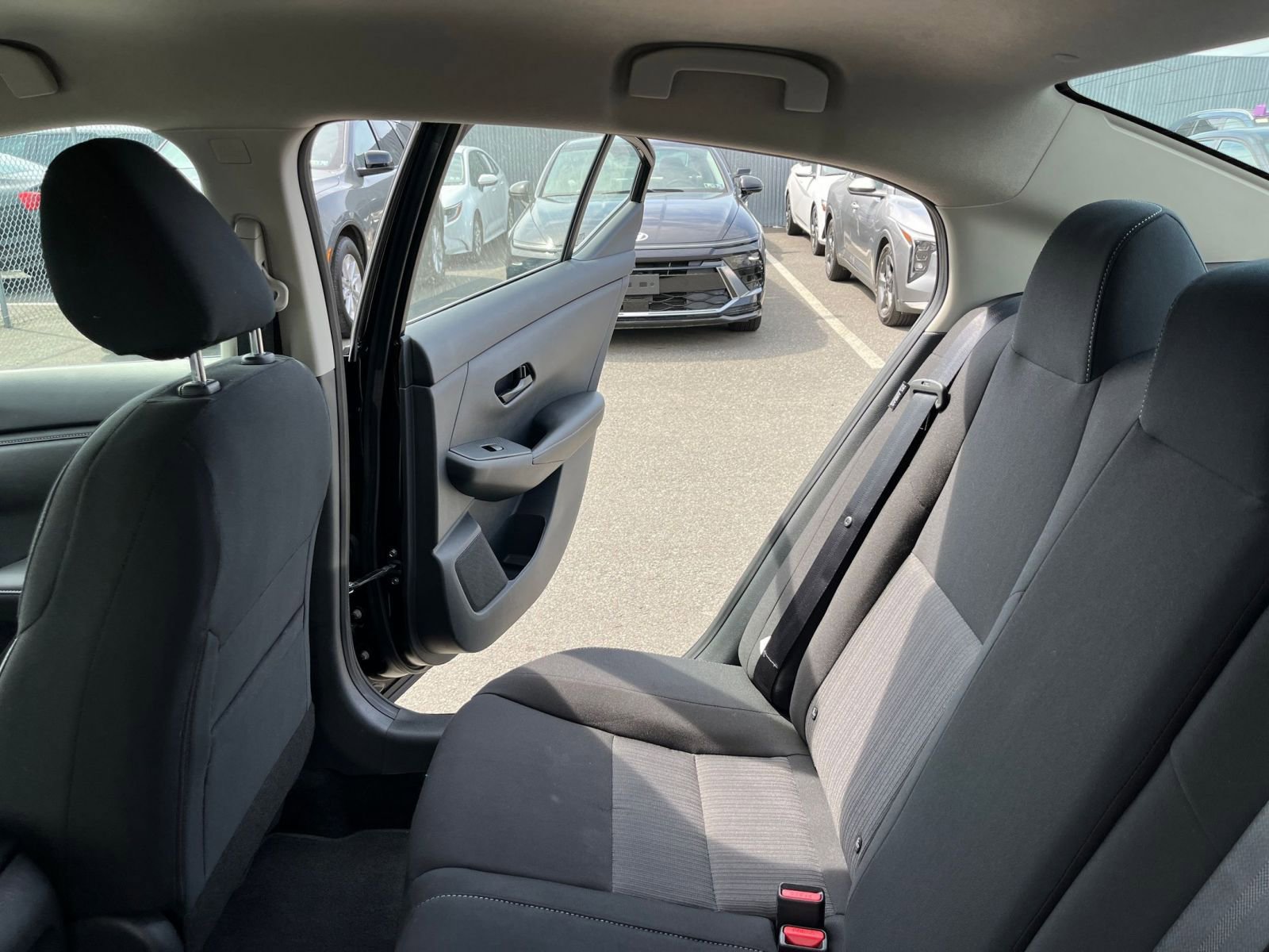 Used 2025 Nissan Sentra SV FWD image 38