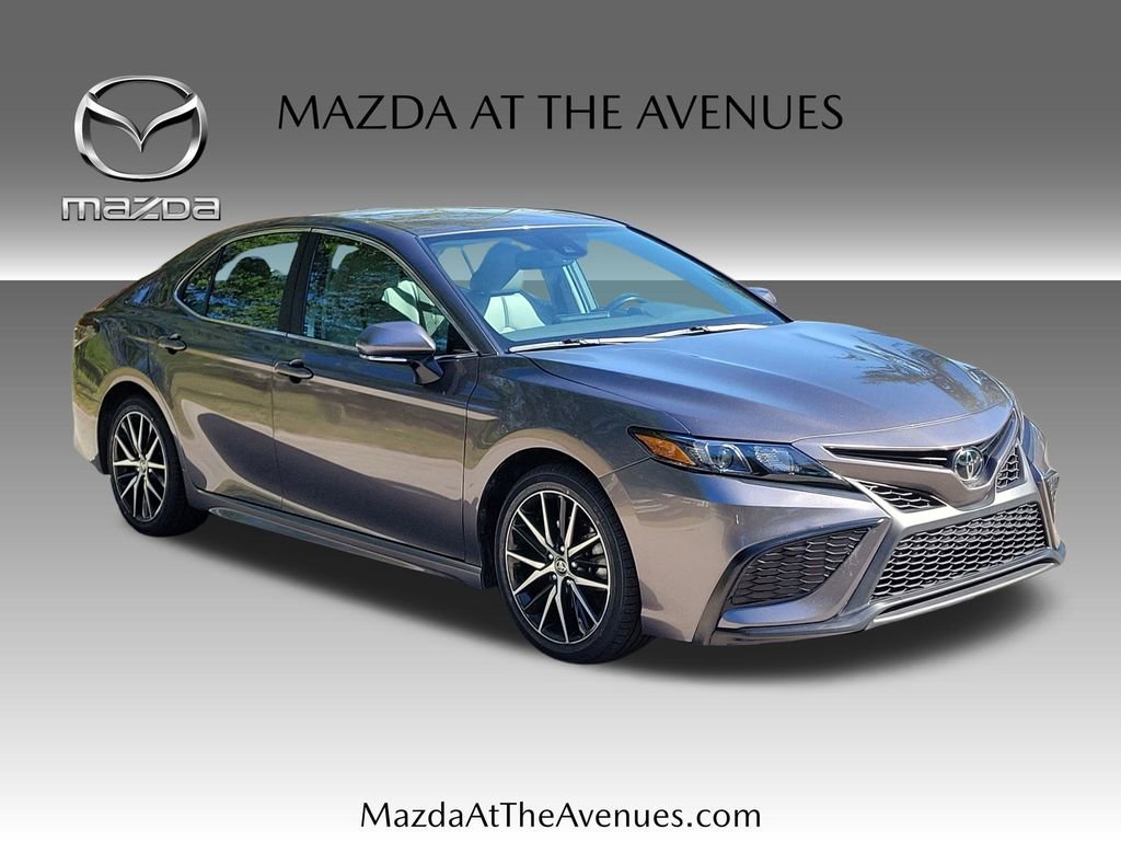 Used 2023 Toyota Camry SE w/ Convenience Package FWD image 3