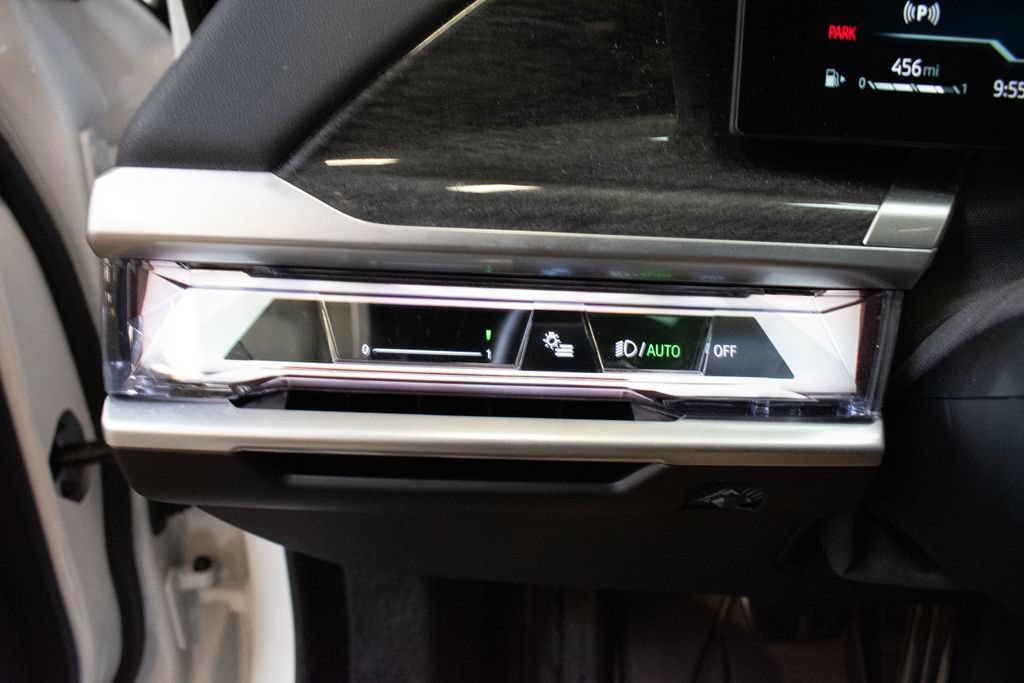 Certified 2026 BMW 740i xDrive AWD/4WD image 20