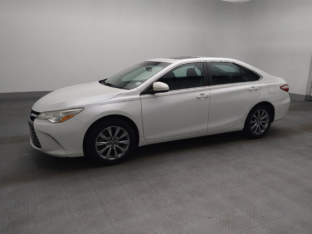 Used 2017 Toyota Camry XLE FWD image 2