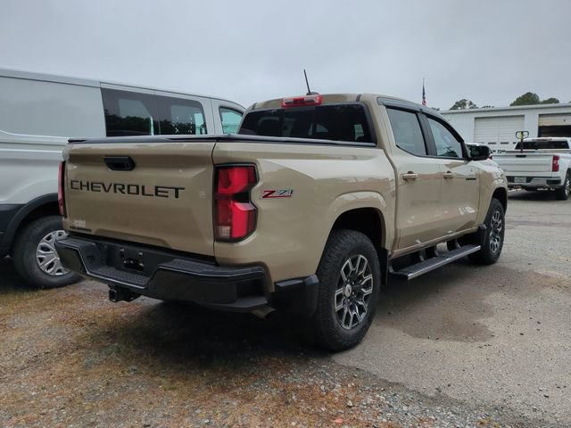 Used 2024 Chevrolet Colorado Z71 w/ Z71 Convenience Package 2 AWD/4WD image 6
