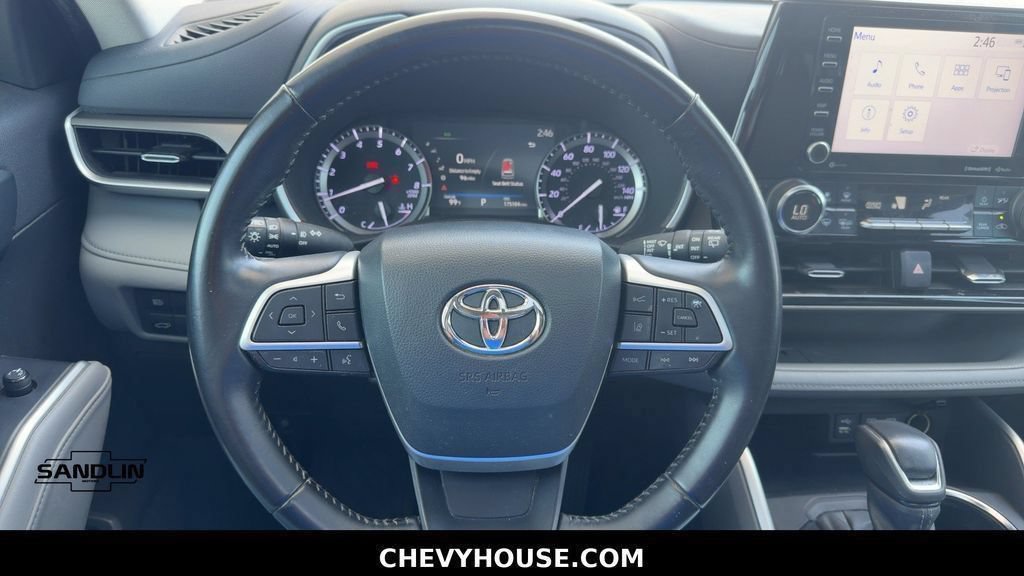 Used 2022 Toyota Highlander XLE FWD image 14