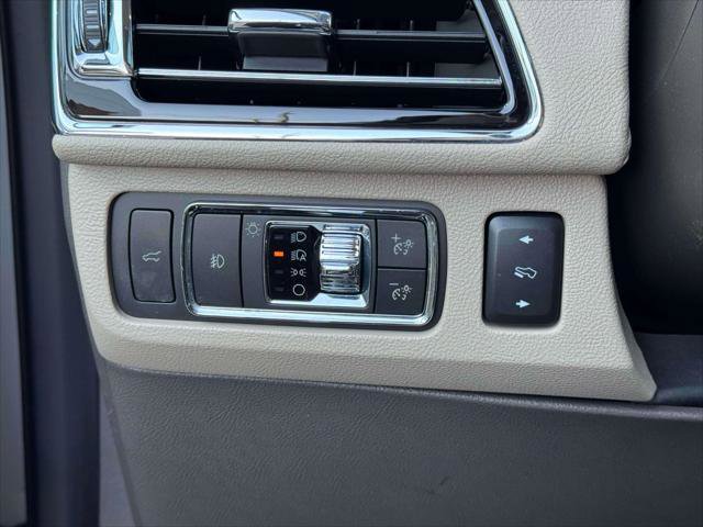 Used 2022 Lincoln Navigator L Reserve AWD/4WD image 21