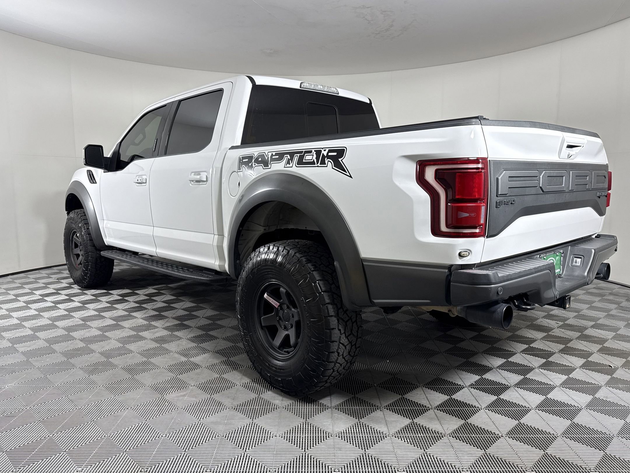 Used 2020 Ford F150 Raptor w/ Equipment Group 802A Luxury image 3