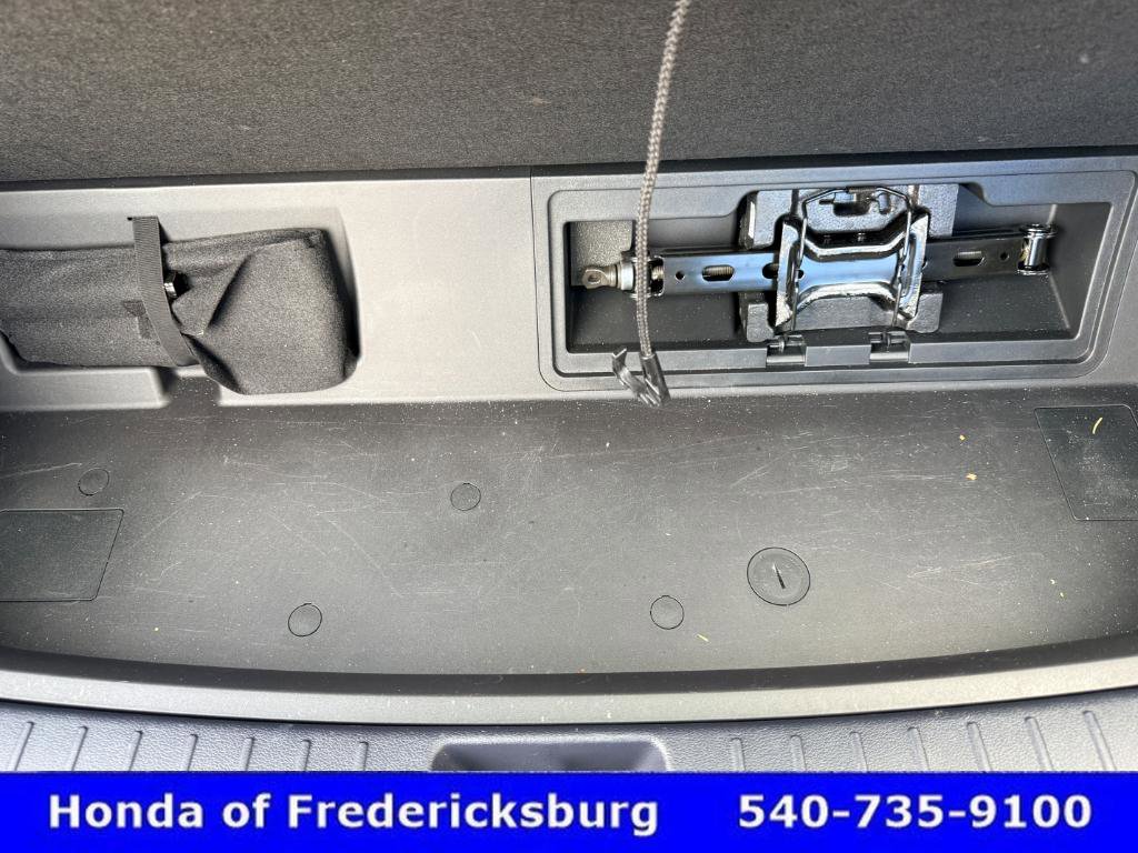 Used 2022 Hyundai Palisade Limited w/ Winter Package image 28