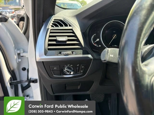 Used 2018 BMW X3 xDrive30i w/ Premium Package AWD/4WD image 13