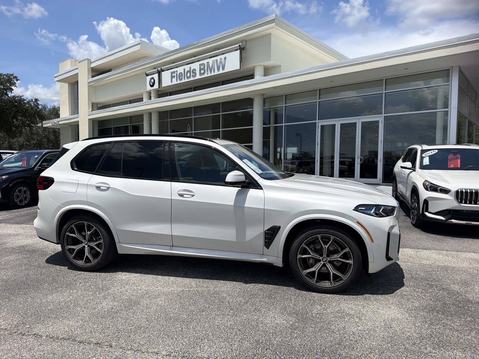 Certified 2026 BMW X5 xDrive40i w/ M Sport Package AWD/4WD image 1