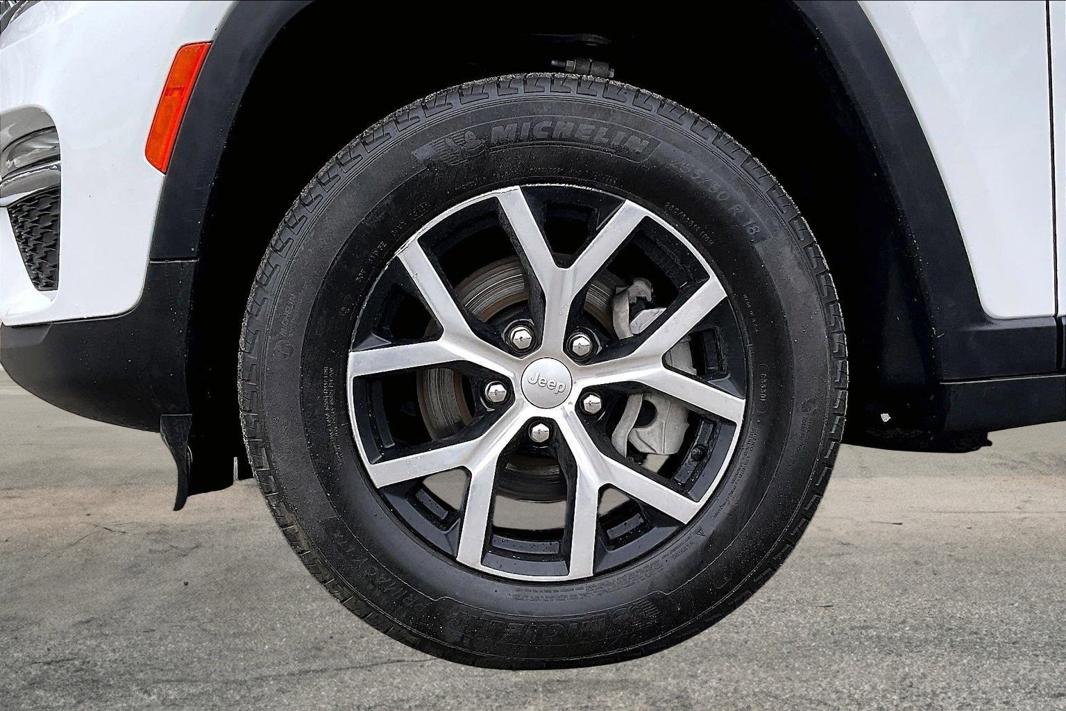 Certified 2025 Jeep Grand Cherokee Limited AWD/4WD image 8