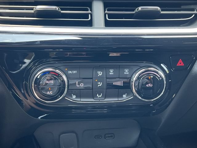 Used 2025 Chevrolet Trax RS w/ Driver Confidence Package FWD image 19