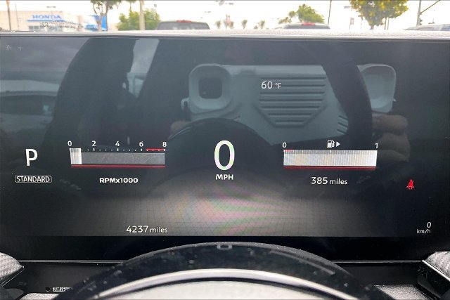 Certified 2025 Nissan Kicks SR FWD image 12