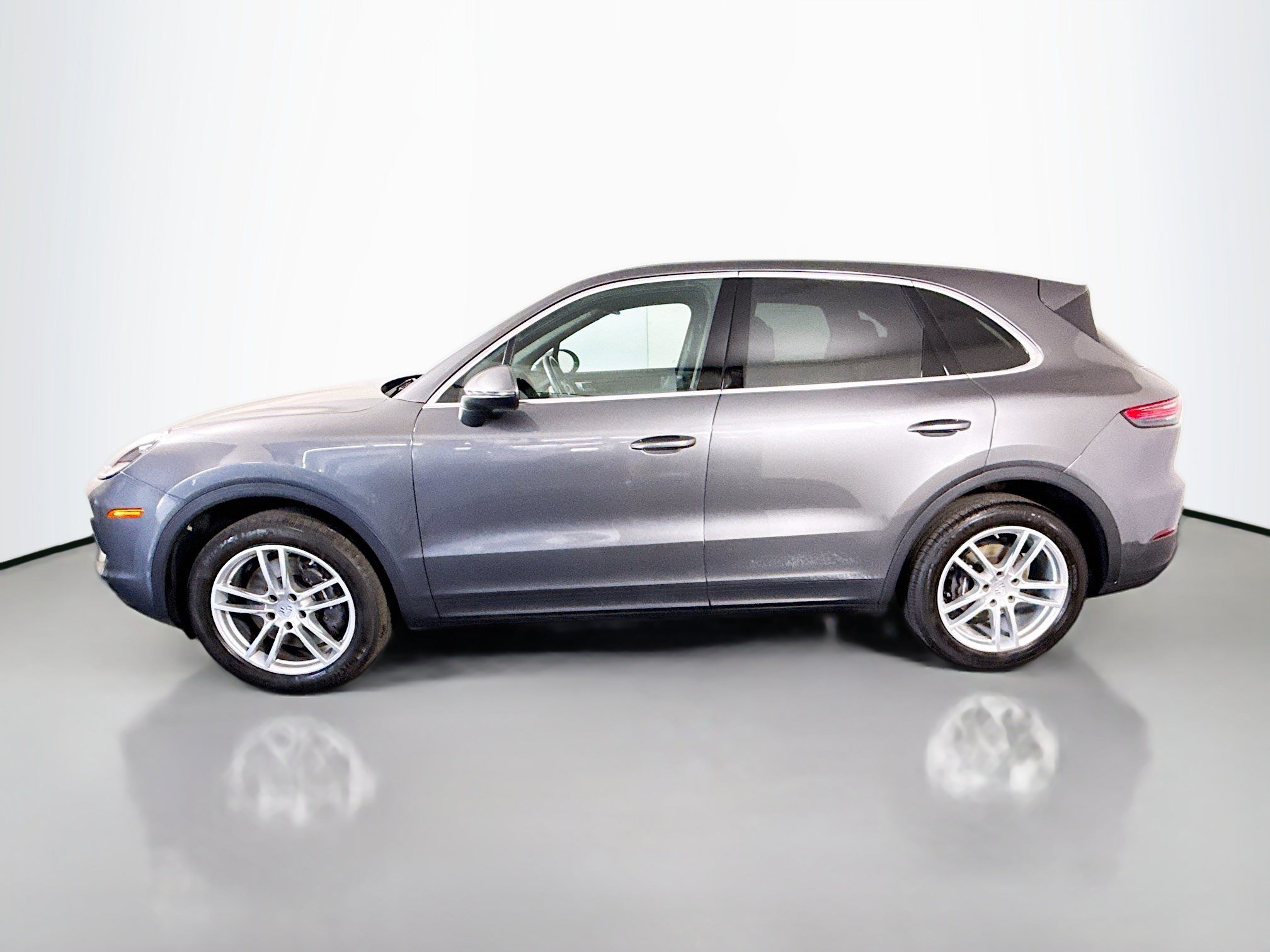 Used 2023 Porsche Cayenne AWD/4WD image 6