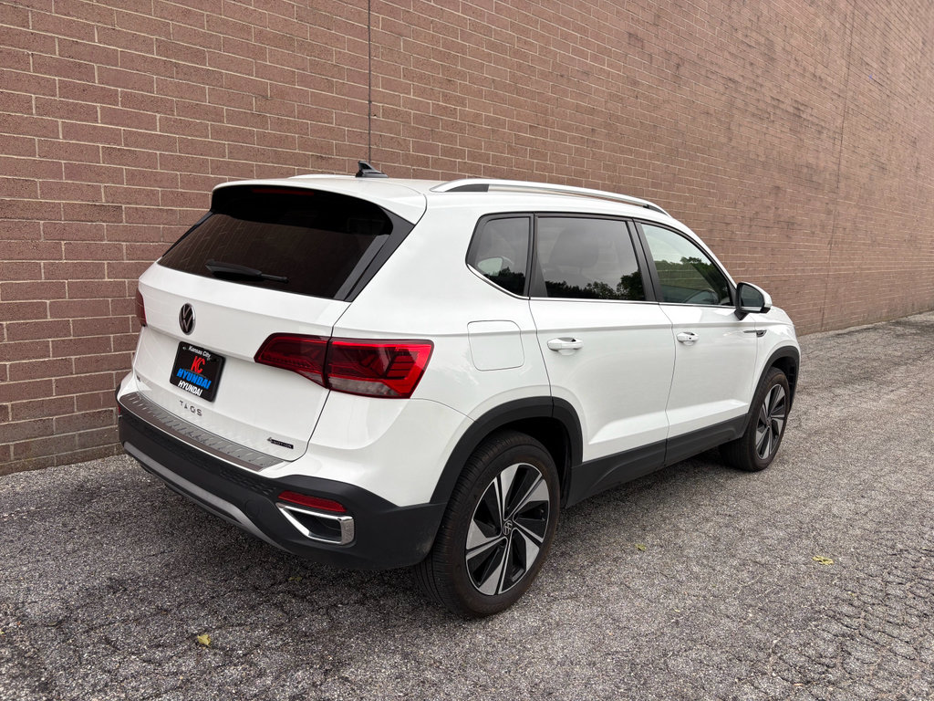 Used 2024 Volkswagen Taos SE AWD/4WD image 5