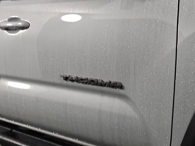 Used 2018 Toyota Tacoma TRD Off-Road w/ Technology Package image 10