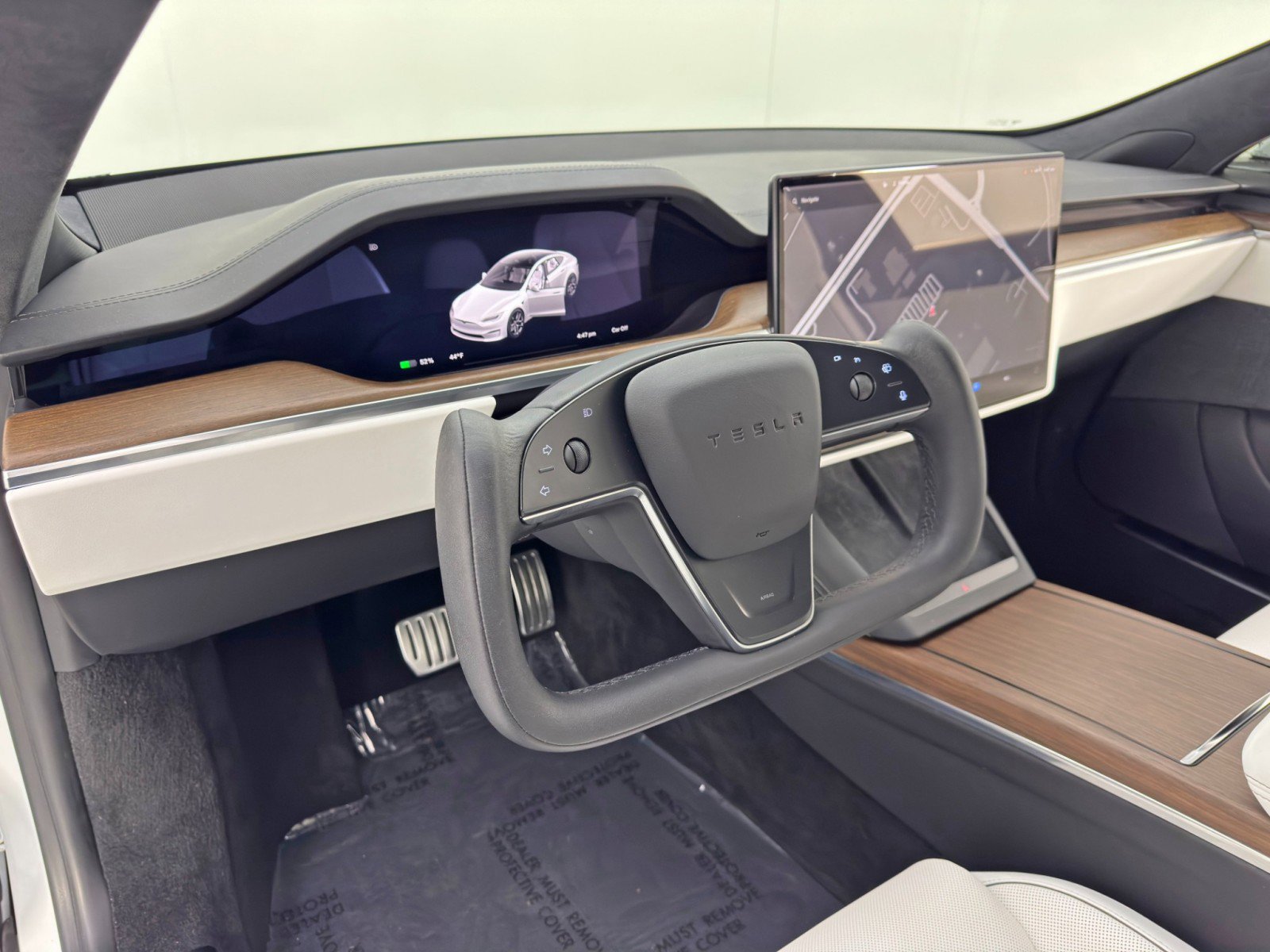 Used 2021 Tesla Model S Plaid image 14