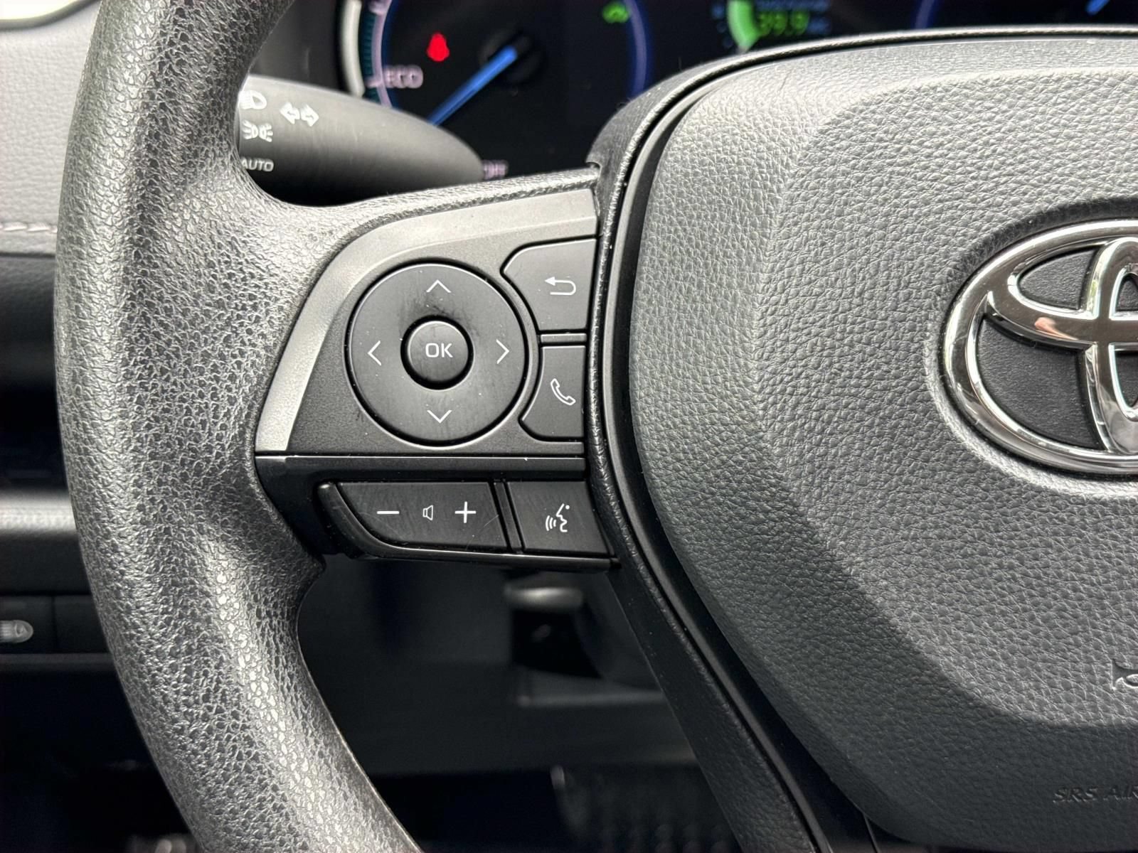 Used 2025 Toyota RAV4 XLE AWD/4WD image 15