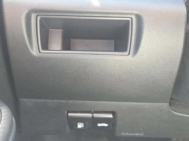 Used 2024 Nissan Versa SV FWD image 21