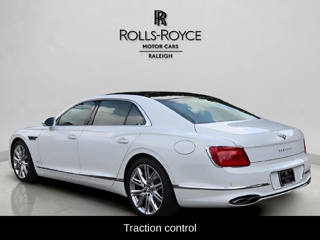 Used 2022 Bentley Flying Spur Plug-In Hybrid AWD/4WD image 7