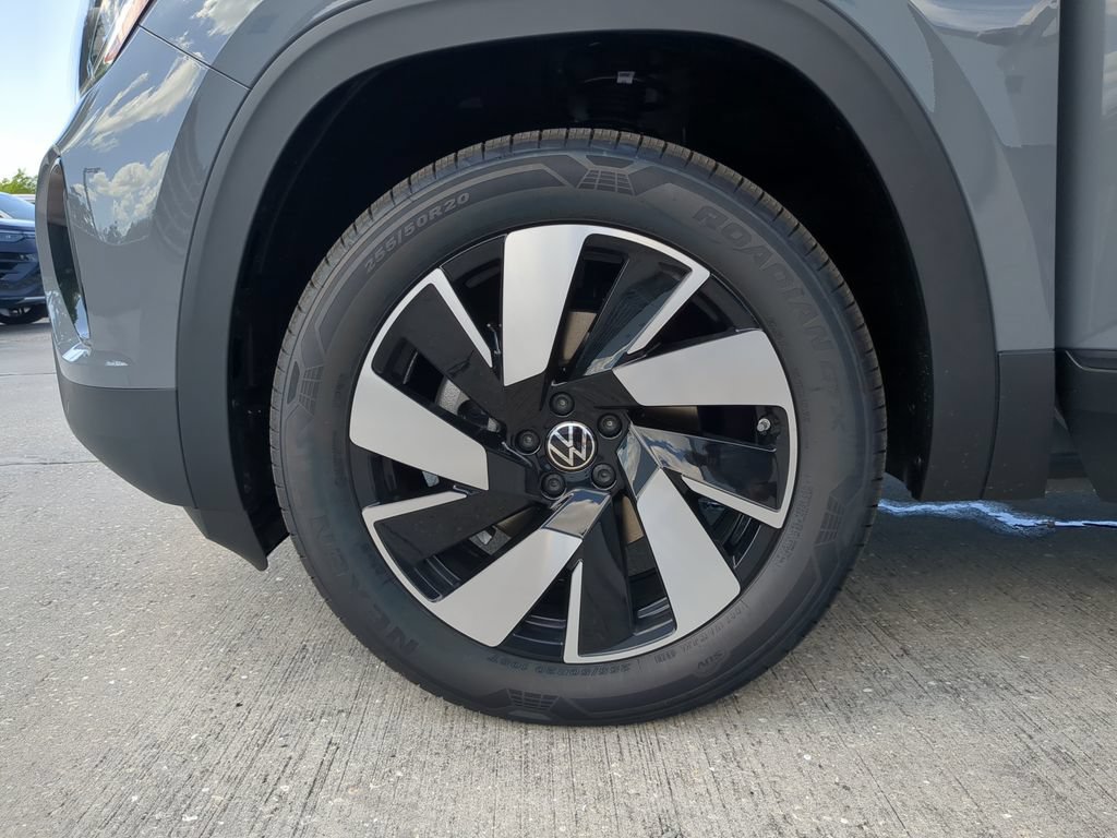 New 2026 Volkswagen Atlas Cross Sport SE FWD image 32