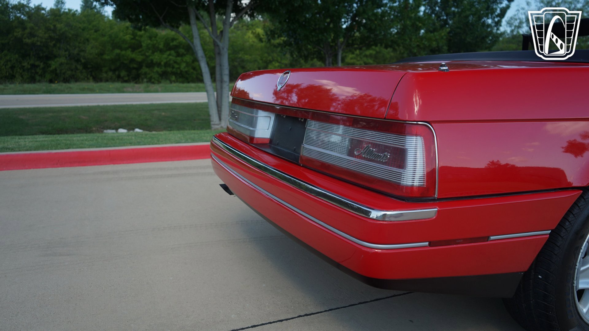 Used 1991 Cadillac Allante FWD image 30