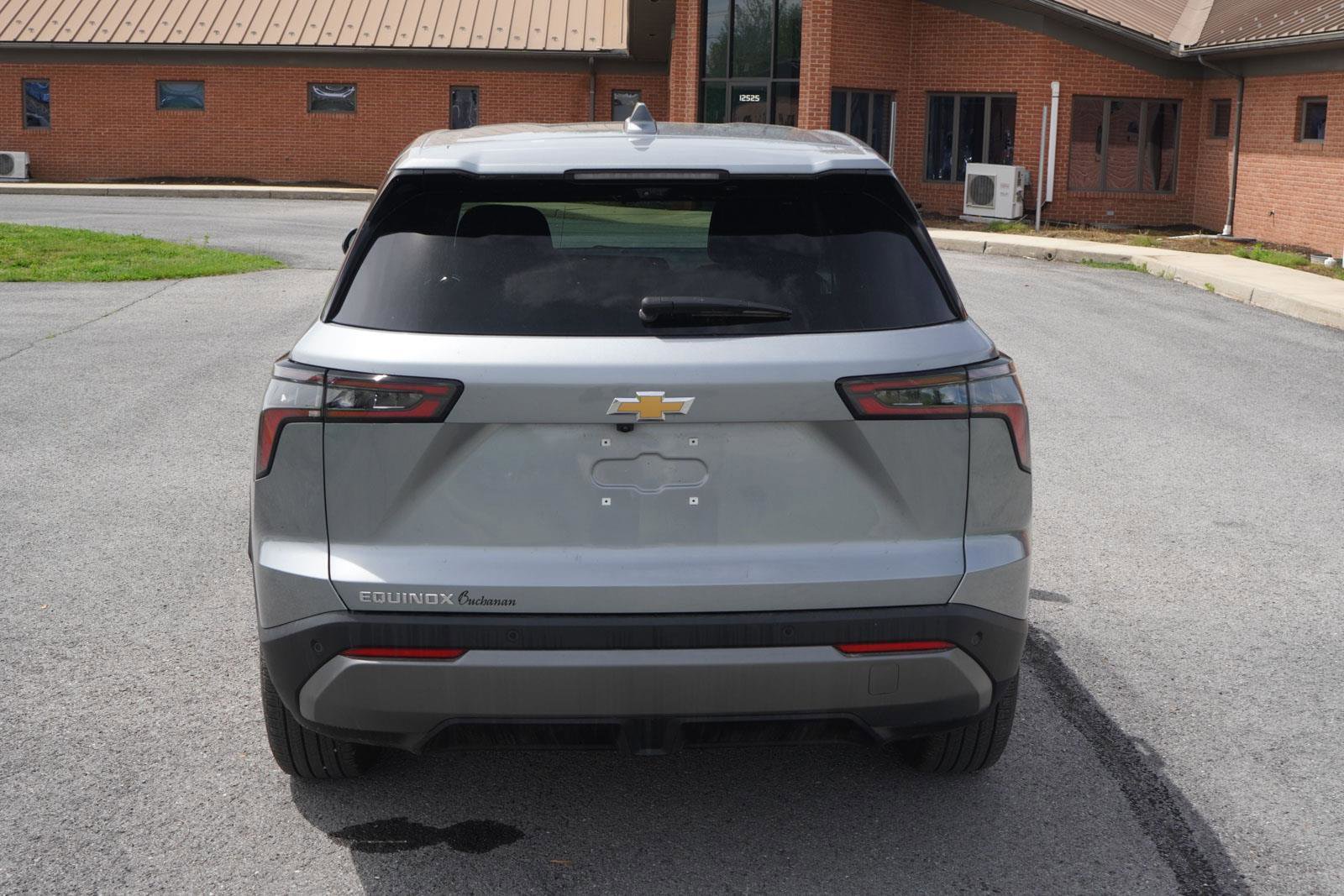 New 2025 Chevrolet Equinox LT w/ Safety and Technology Package image 4