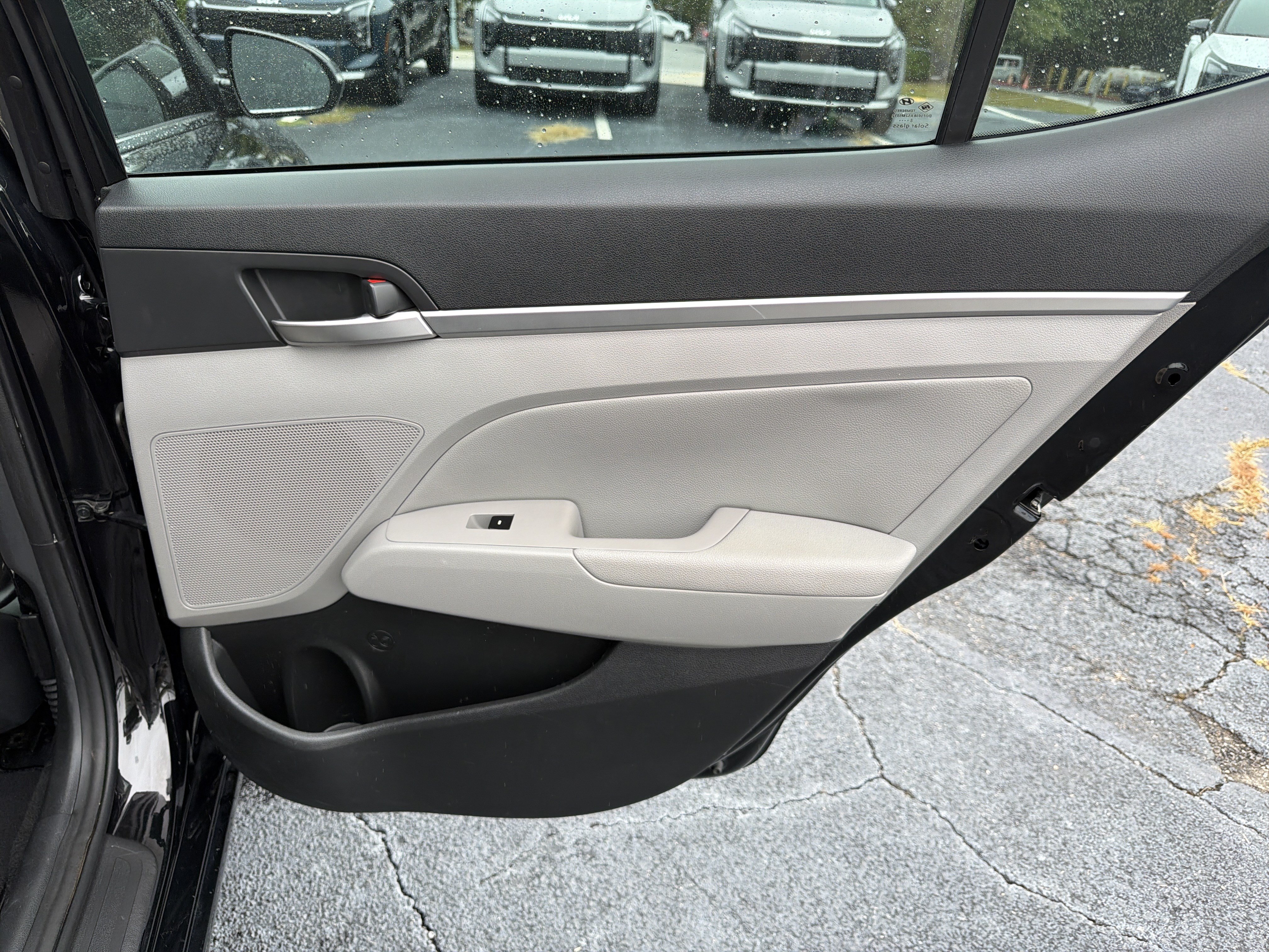 Used 2019 Hyundai Elantra Limited FWD image 14