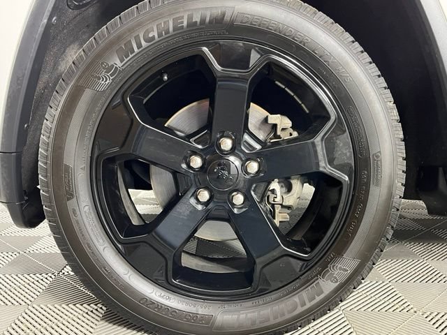 Used 2018 Jeep Grand Cherokee Laredo AWD/4WD image 10