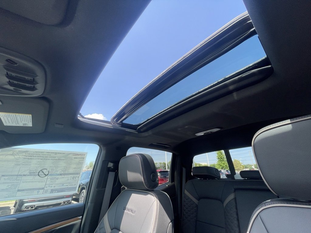 New 2026 GMC Canyon Denali image 24