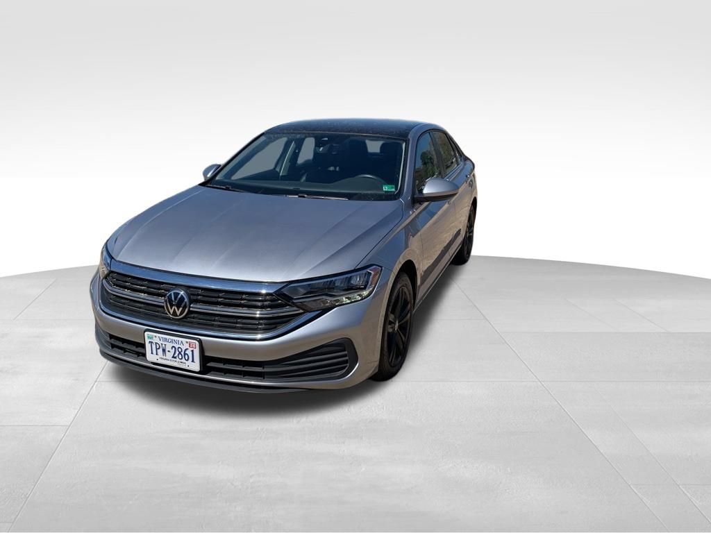 Used 2023 Volkswagen Jetta SE FWD image 3