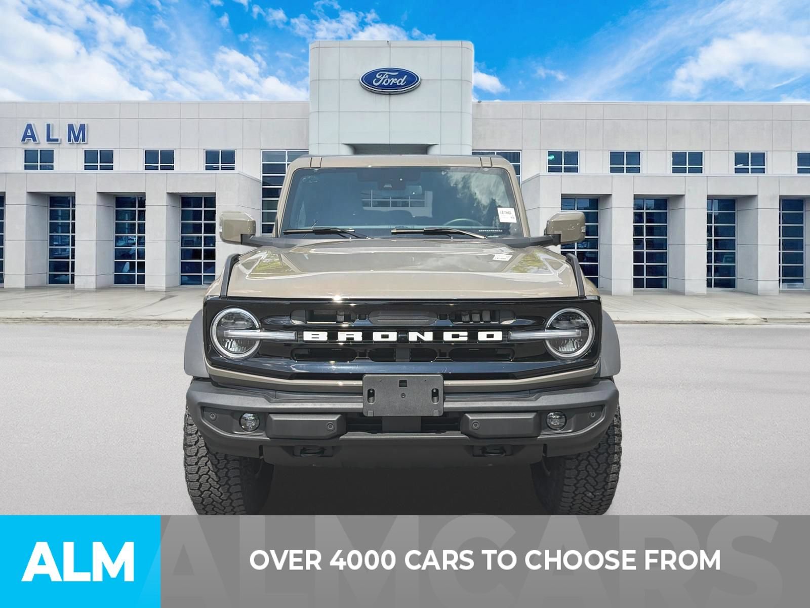 Used 2025 Ford Bronco Outer Banks w/ Sasquatch Package AWD/4WD image 2