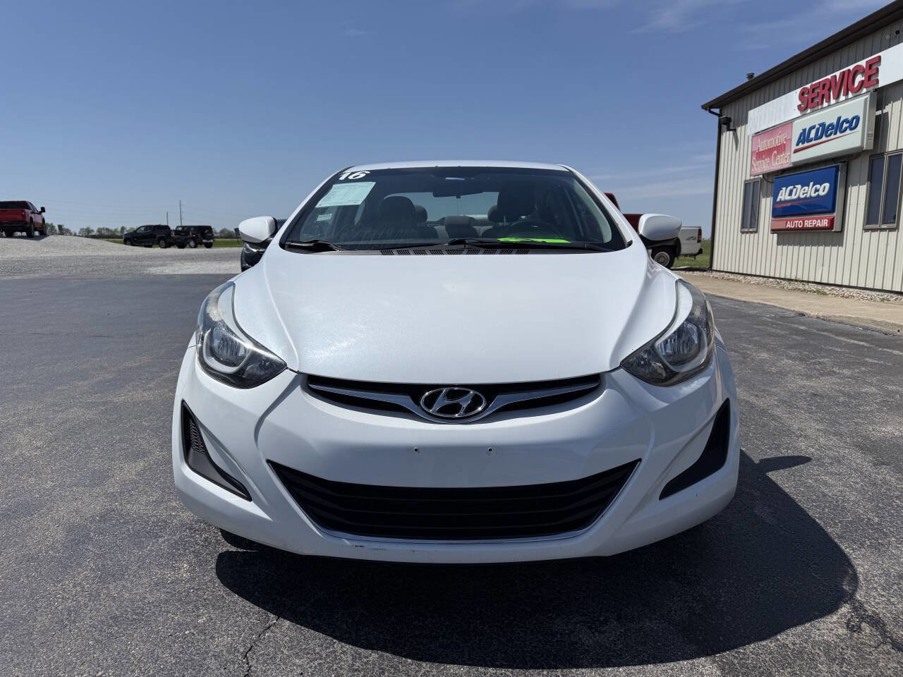 Used 2016 Hyundai Elantra SE FWD image 3