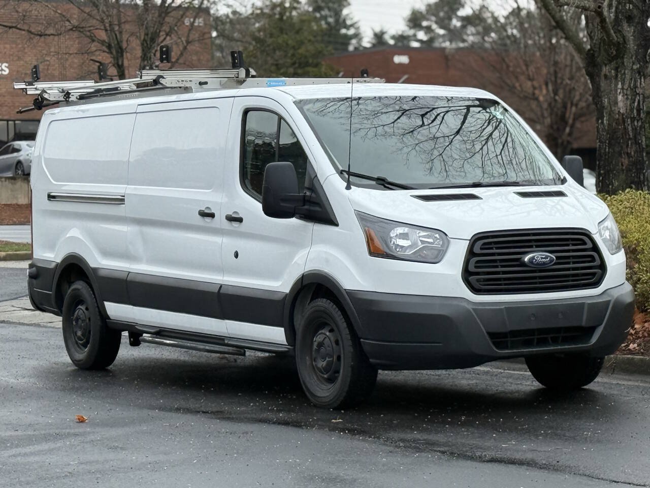 Used 2017 Ford Transit 250 148 Low Roof RWD image 3