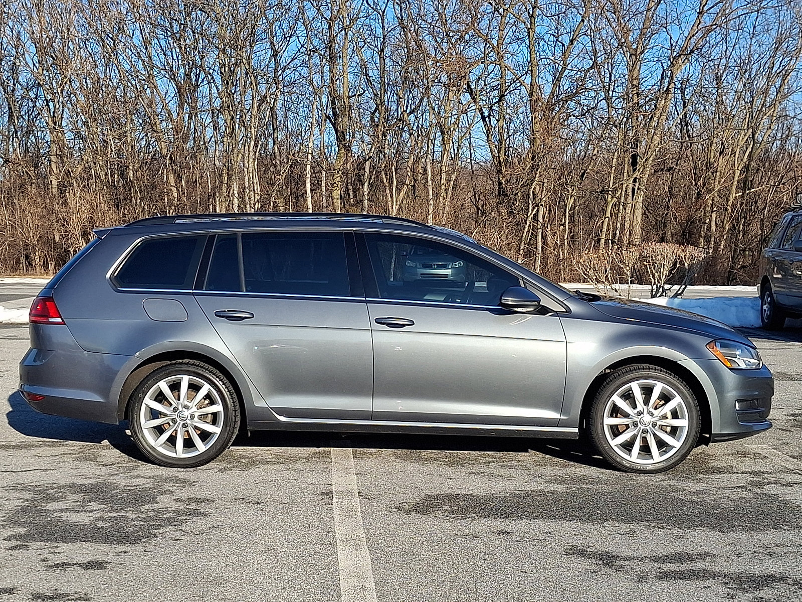 Used 2016 Volkswagen Golf SE image 7