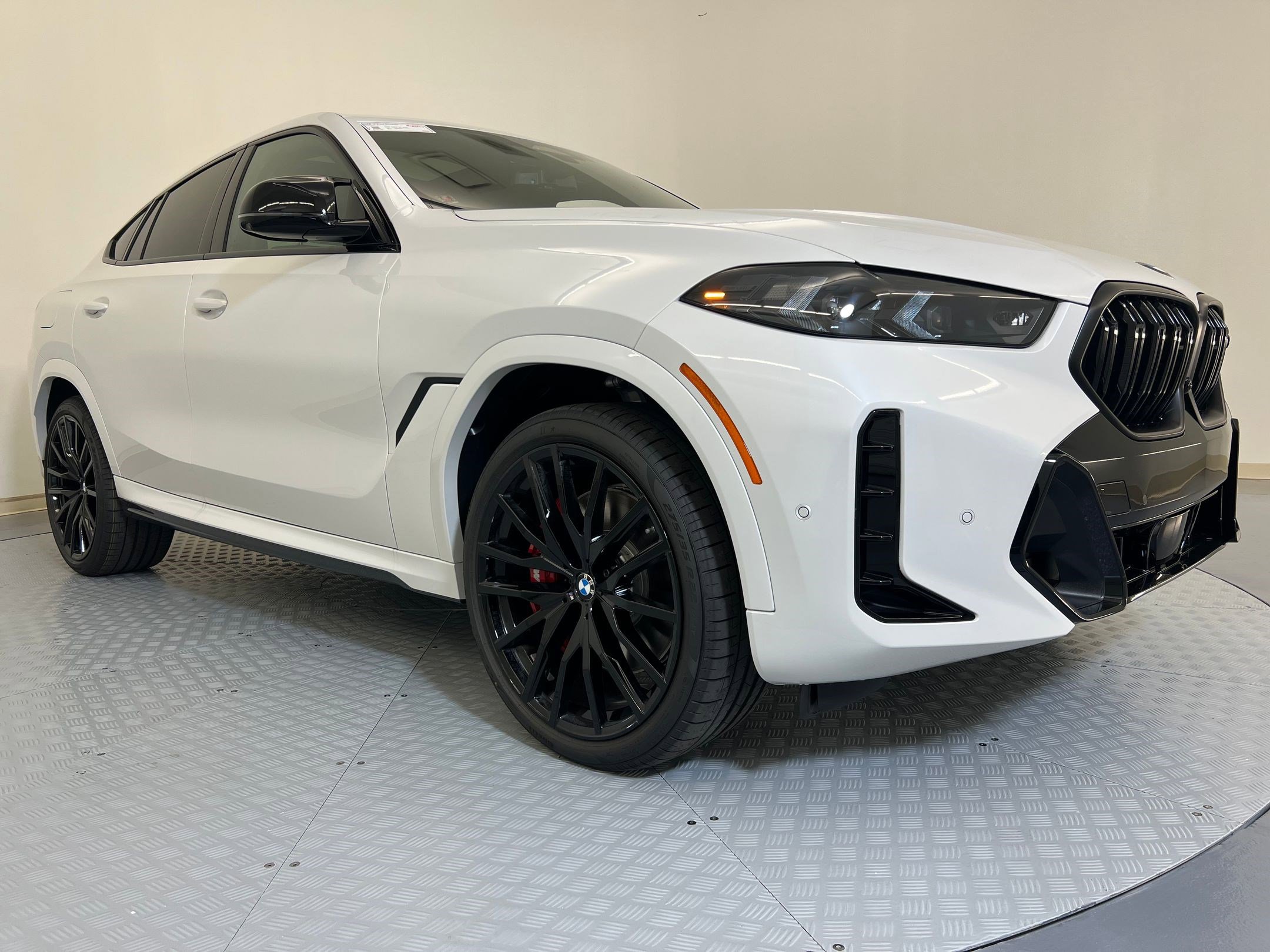 New 2026 BMW X6 M60i w/ Executive Package image 7
