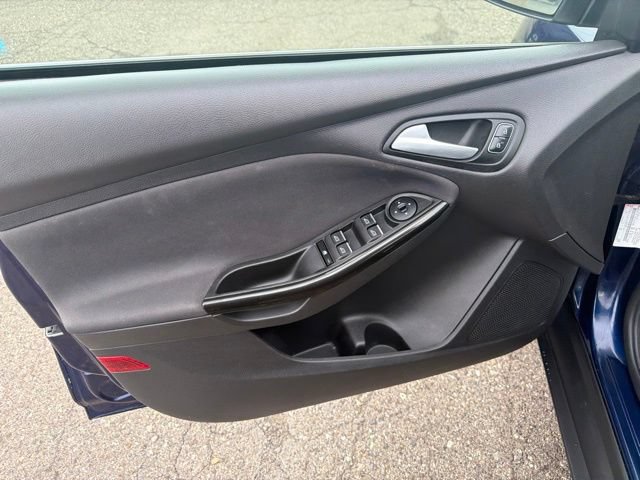 Used 2017 Ford Focus Titanium FWD image 19