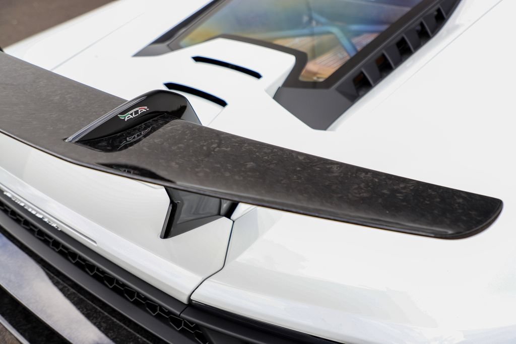 Used 2018 Lamborghini Huracan Performante AWD/4WD image 25