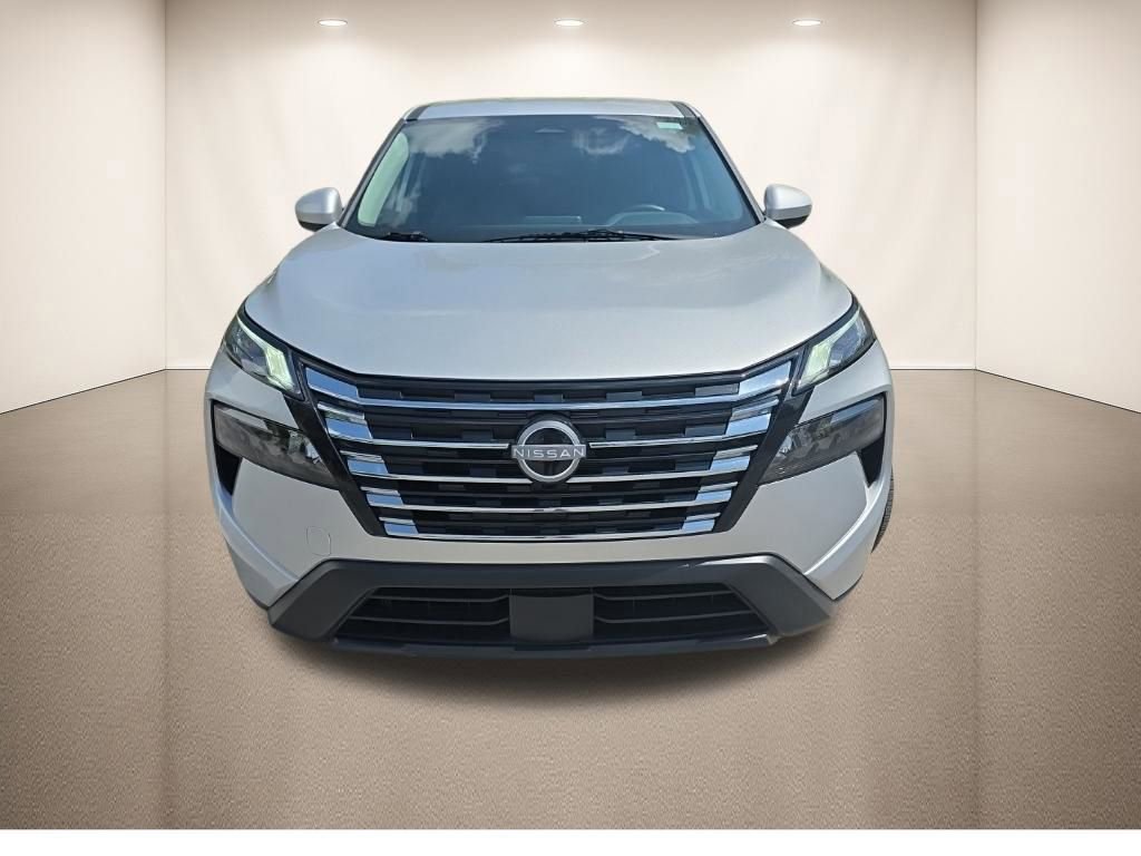 Used 2025 Nissan Rogue SV image 11