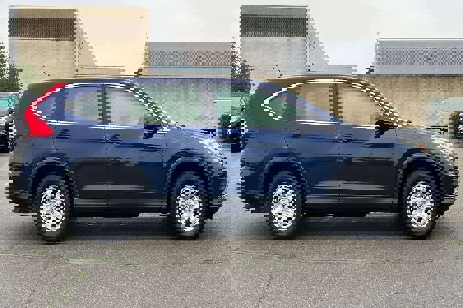 Used 2015 Honda CR-V LX image 6