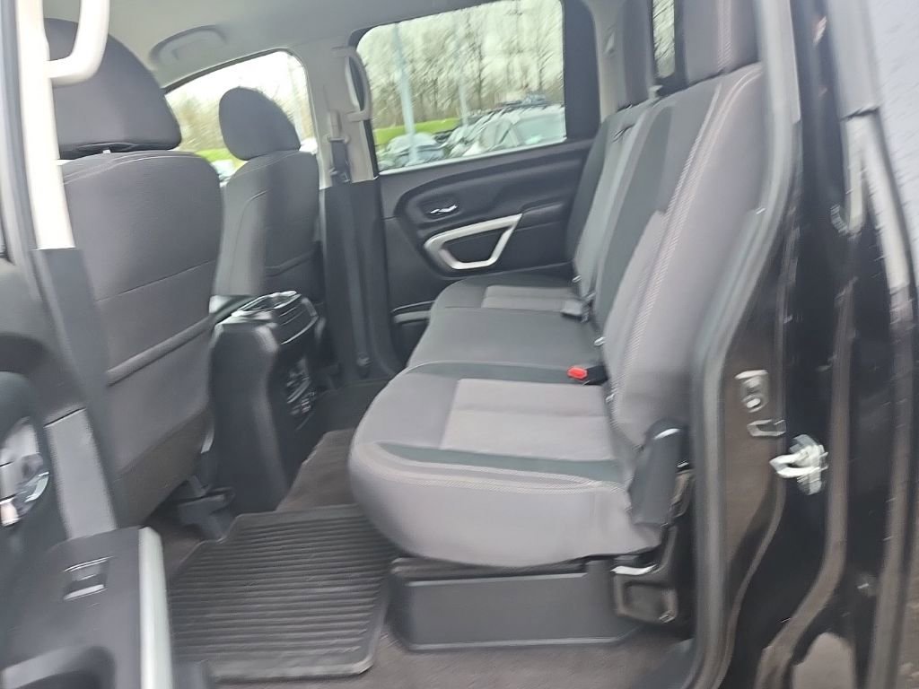 Used 2021 Nissan Titan SV w/ SV Convenience Package image 31