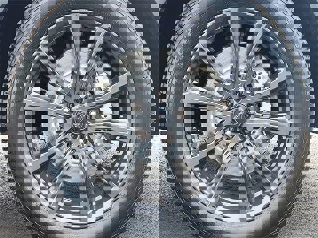 Certified 2019 Ford Explorer XLT w/ Equipment Group 202A image 17