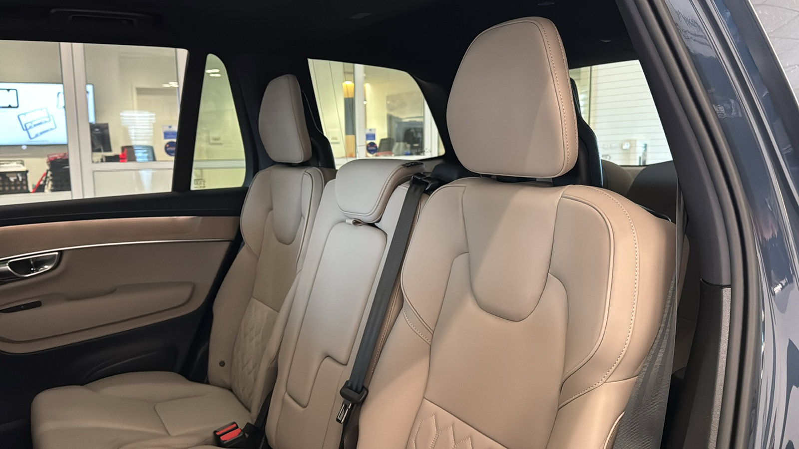 New 2026 Volvo XC90 B6 Plus w/ Protection Package Premier AWD/4WD image 26